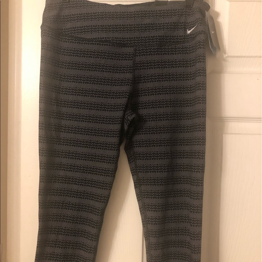 NWT Nike Cropped Bottoms